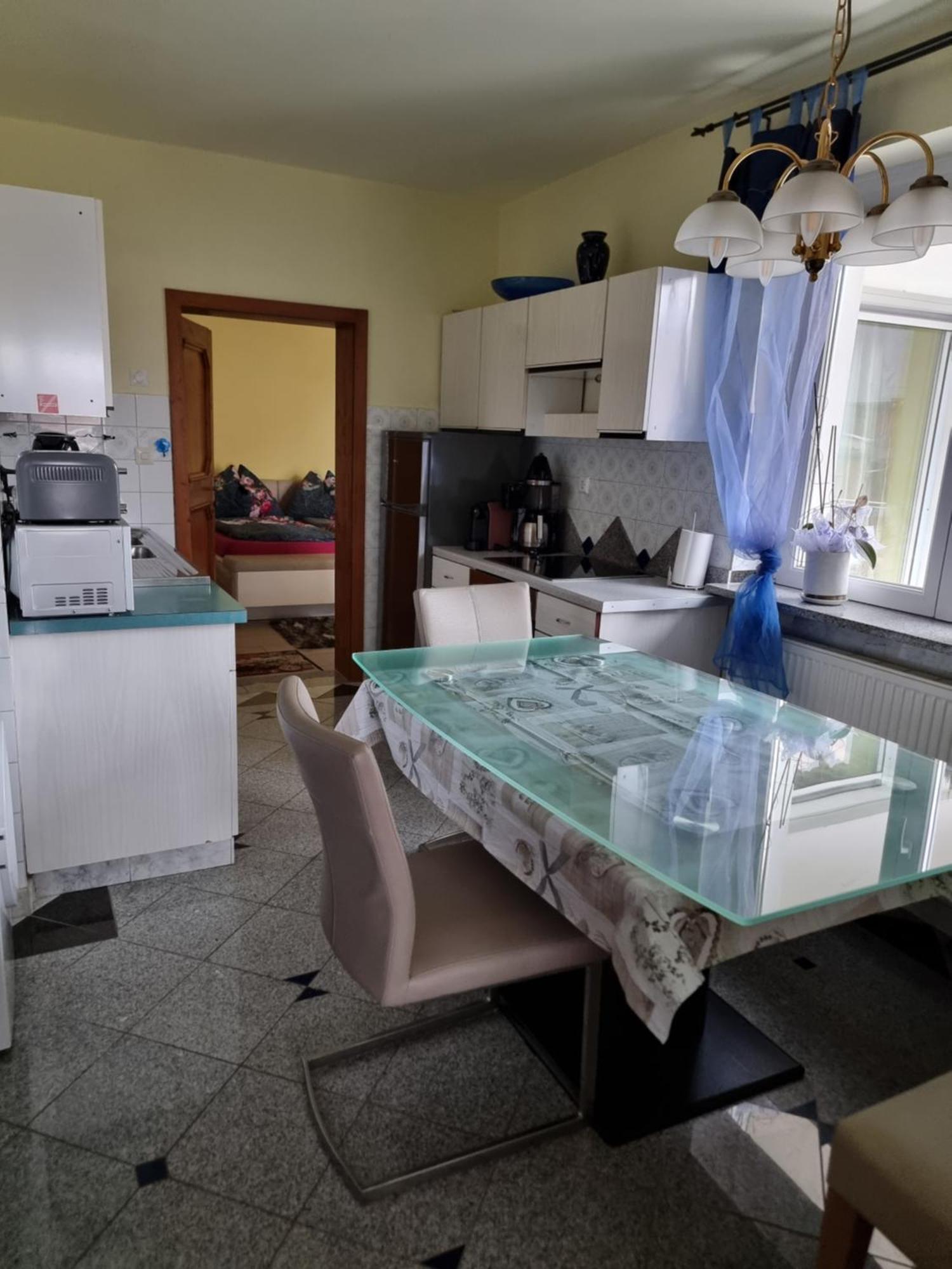 Ferienhaus Burgblick Treffen Oda fotoğraf